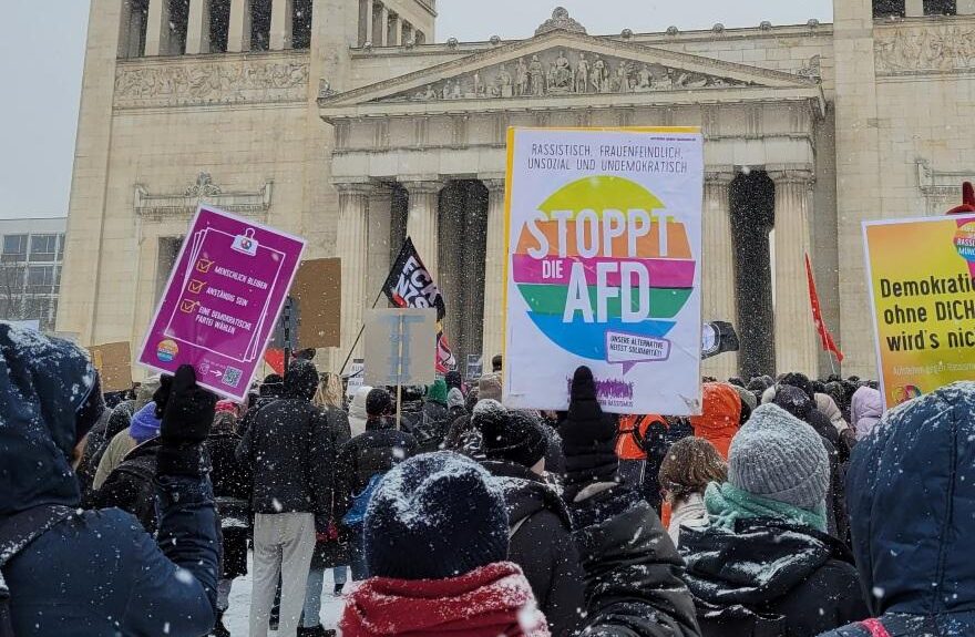 Demonstration gegen die sogenannte Mahnwache der AfD in München